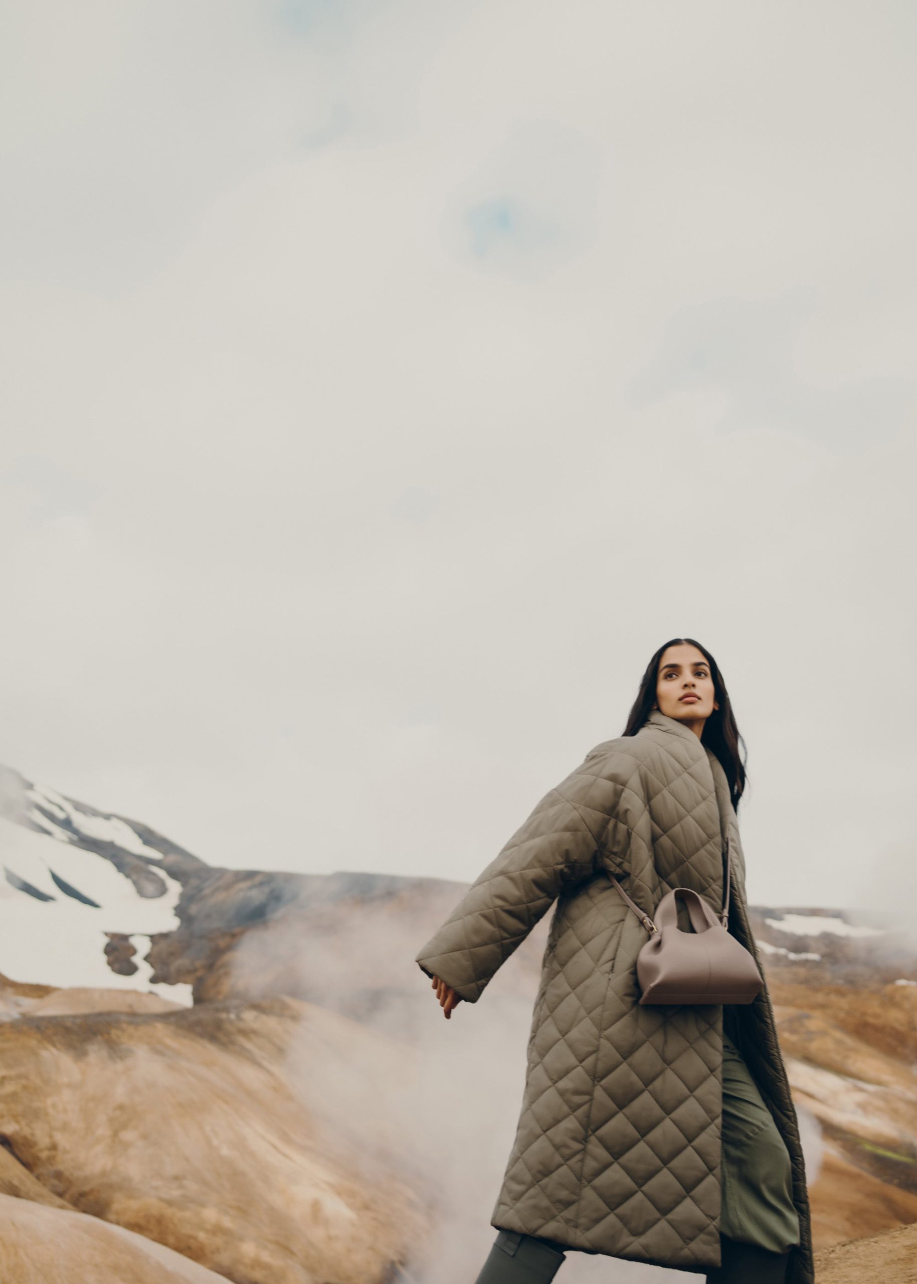 01_N9_Mini_Taupe-0392000x2800px