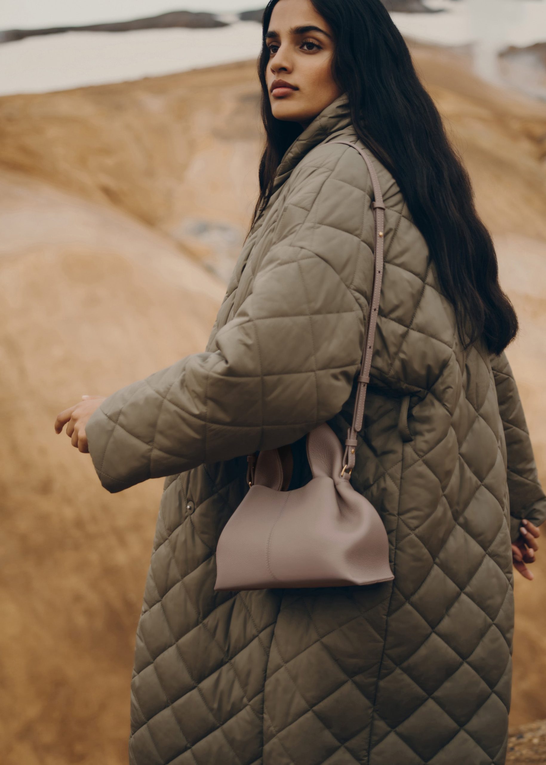 01_N9_Mini_Taupe-1052000x2800px