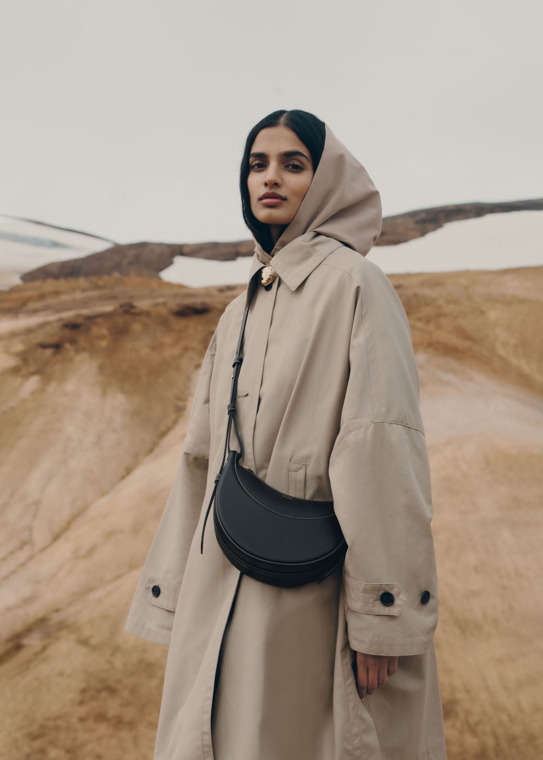 04_N10_Noir_Lisse-8432000x2800px