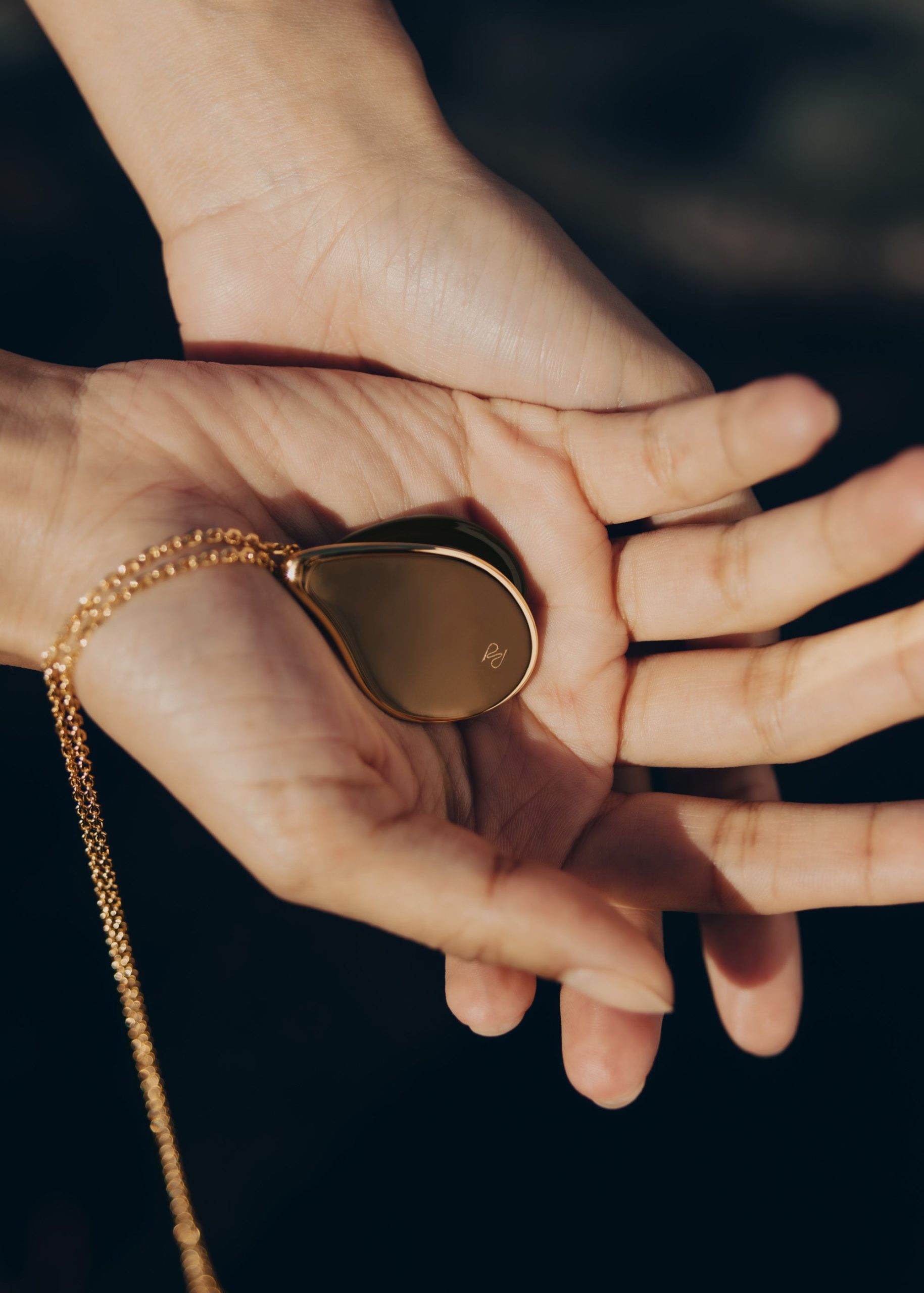 14_Pendentif_Verre_fume-6100_2000x2800px