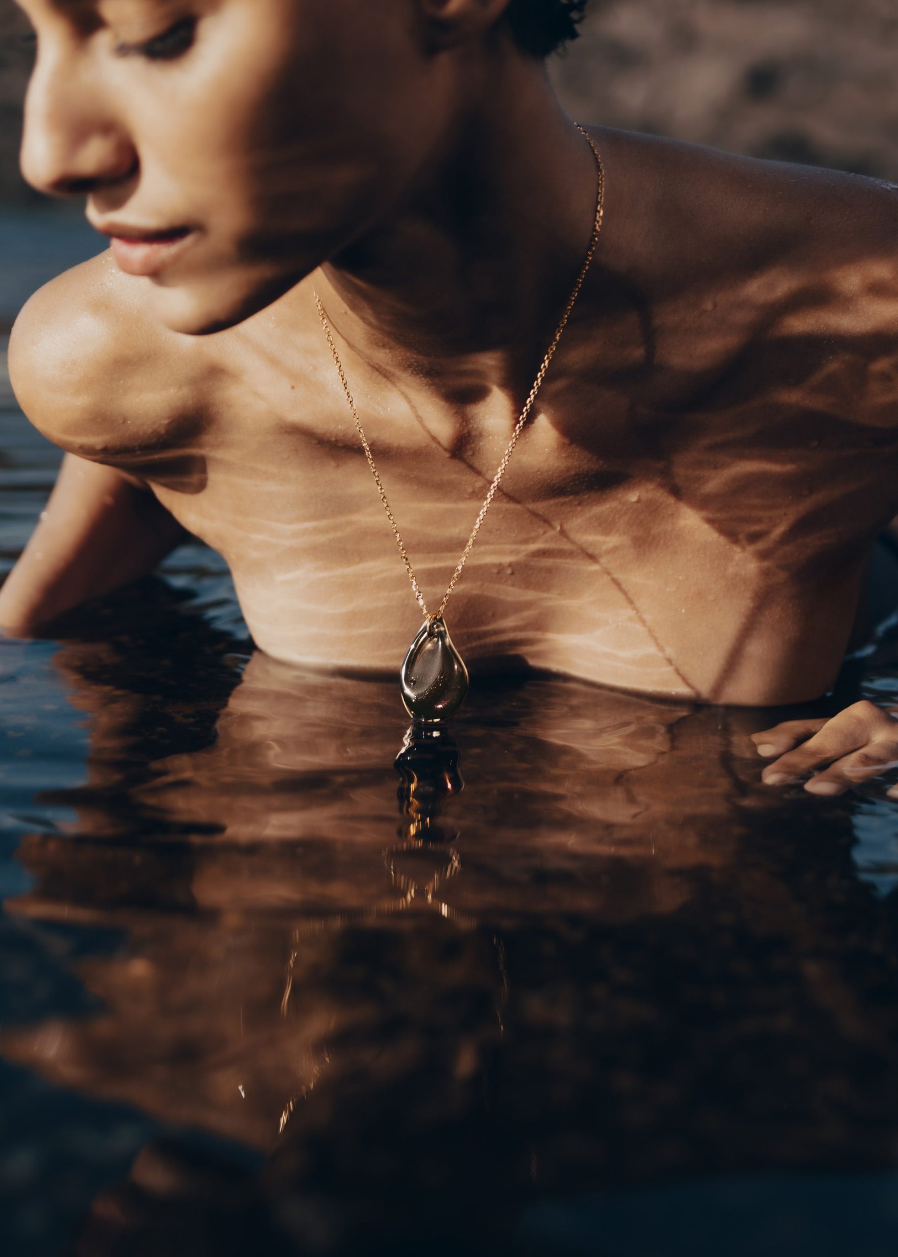 14_Pendentif_Verre_fume-6137_2000x2800px