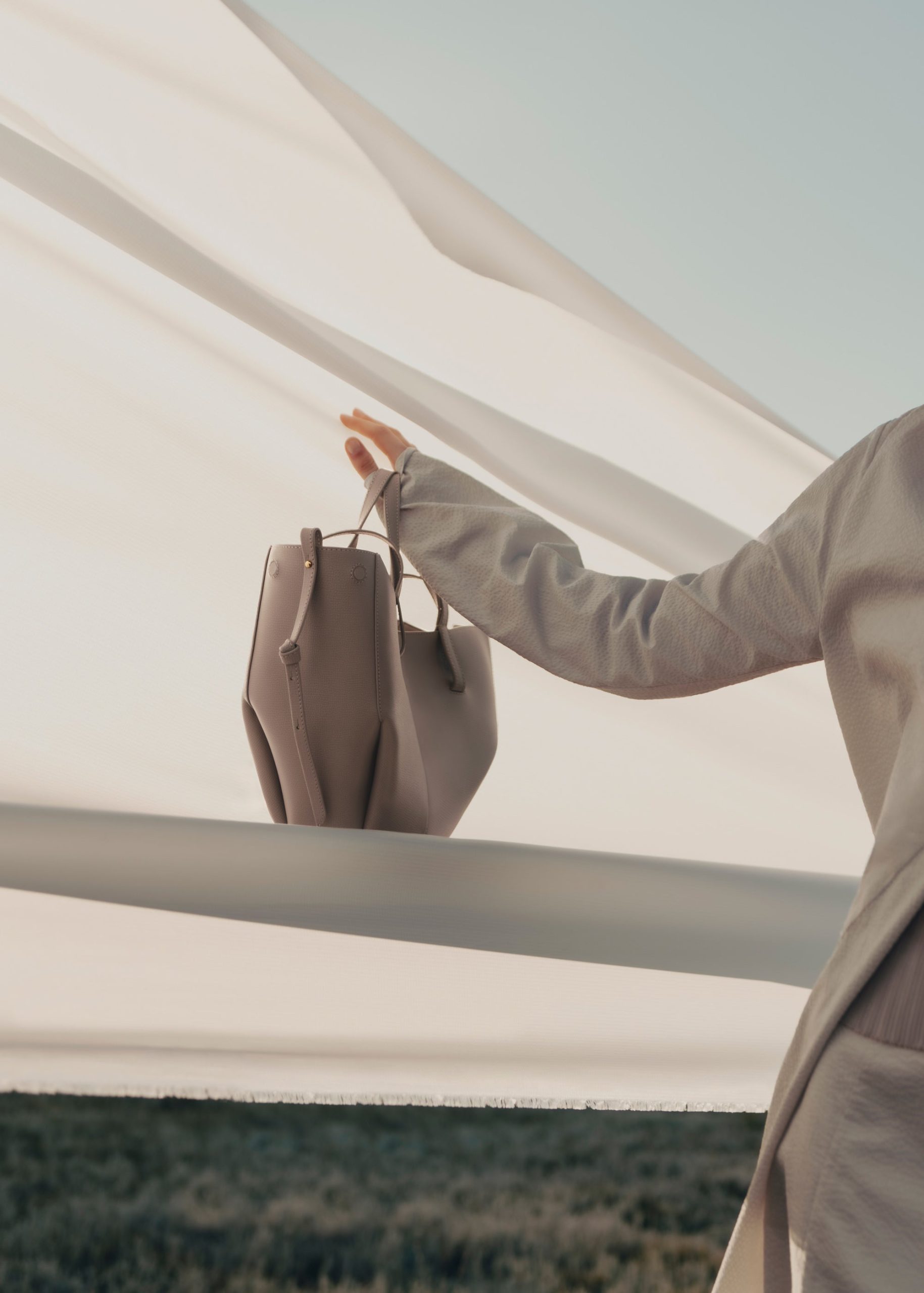 18_Cyme_Mini_Taupe-16672000x2800px