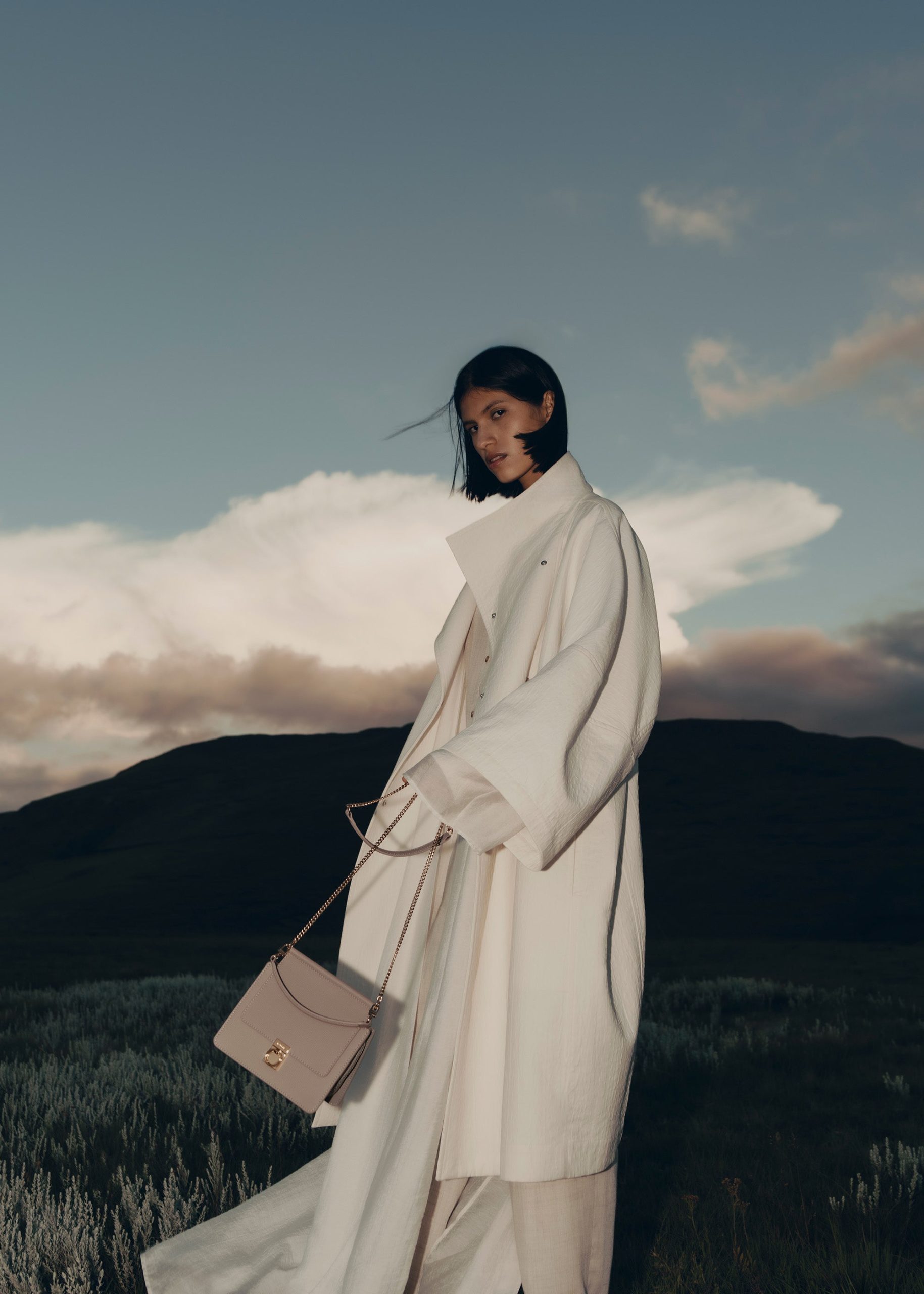 20_N_7_Mini_Taupe-18302000x2800px