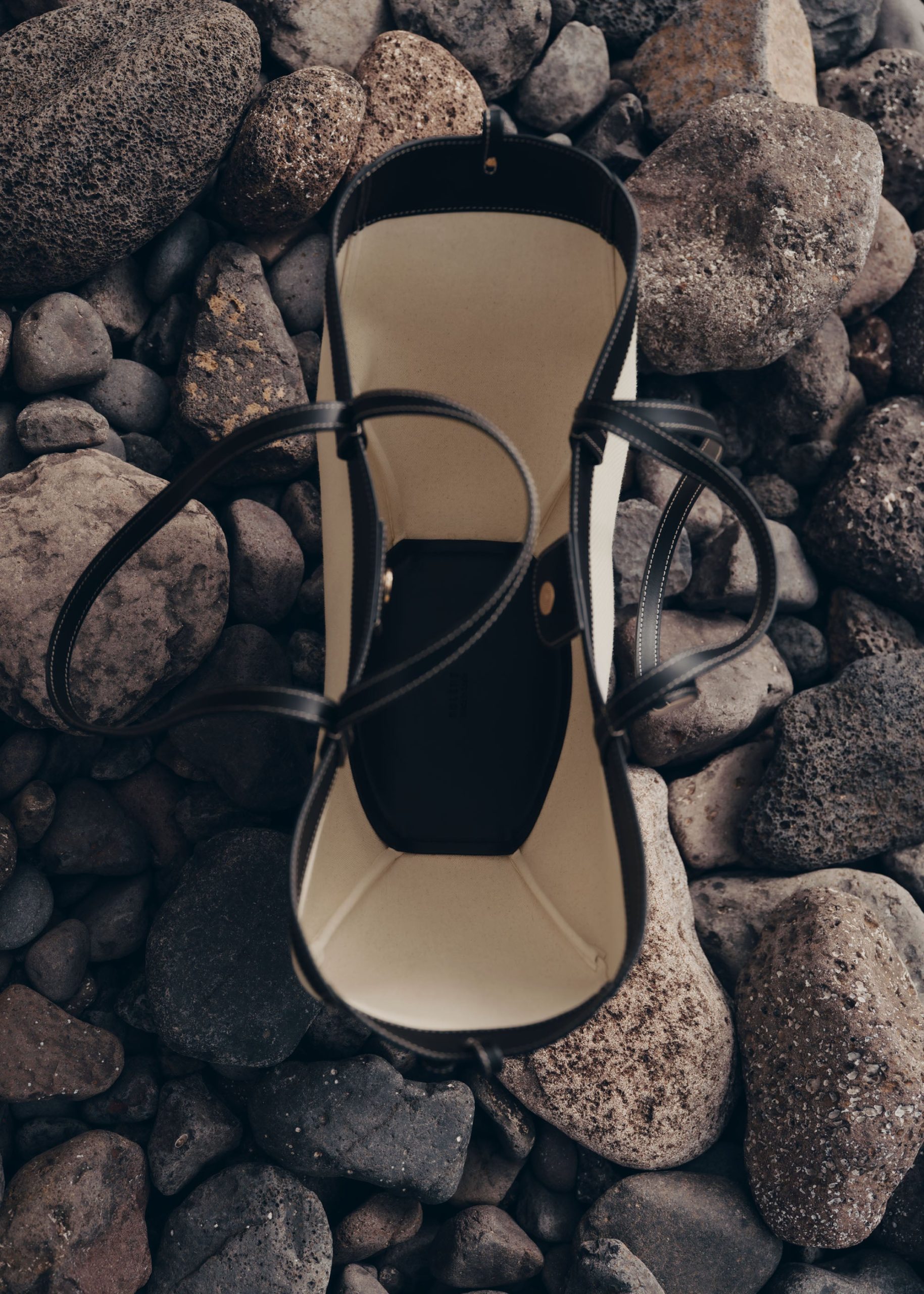 54_Cyme_Tisse_Noir-38192000x2800px