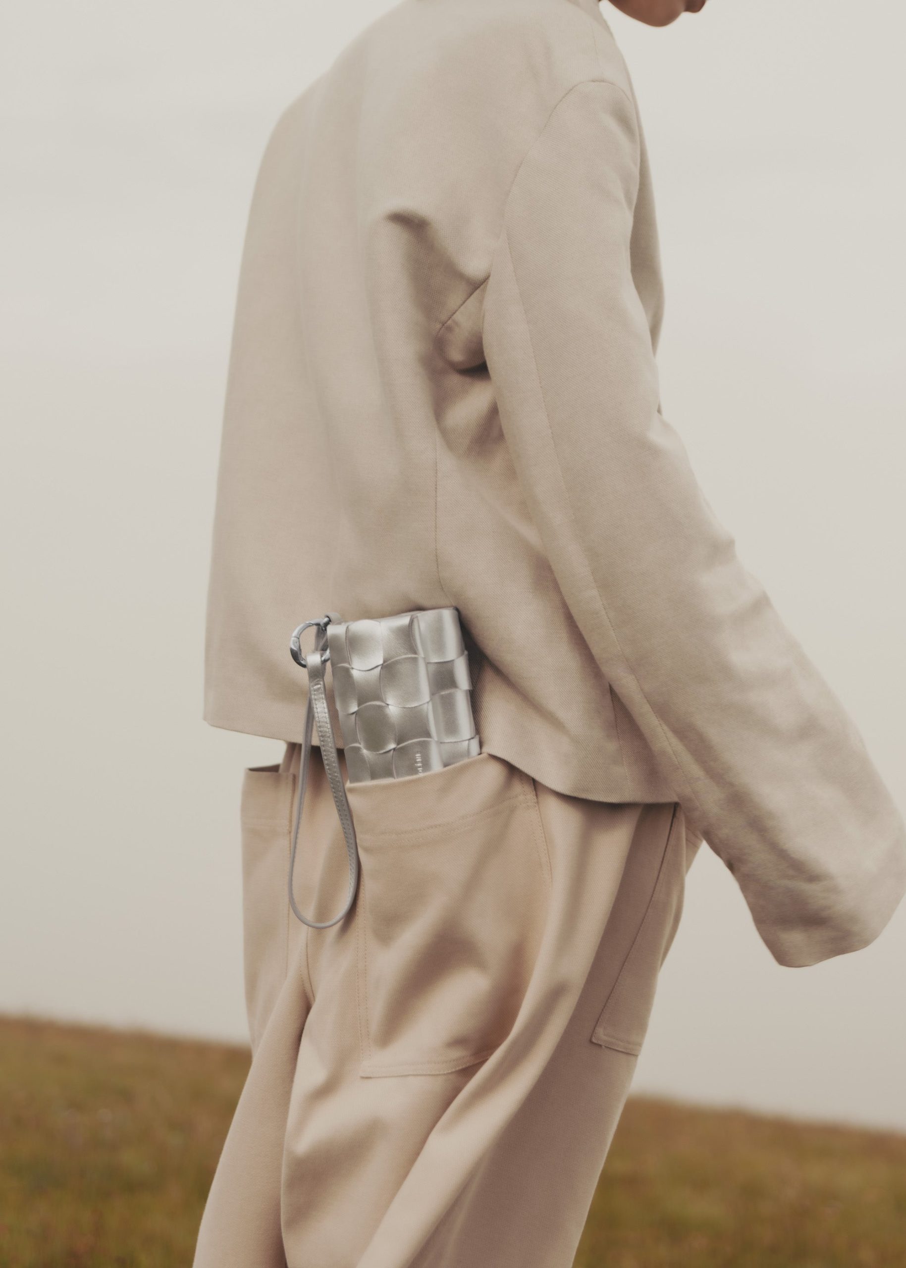 55_Neiti_argente-46832000x2800px