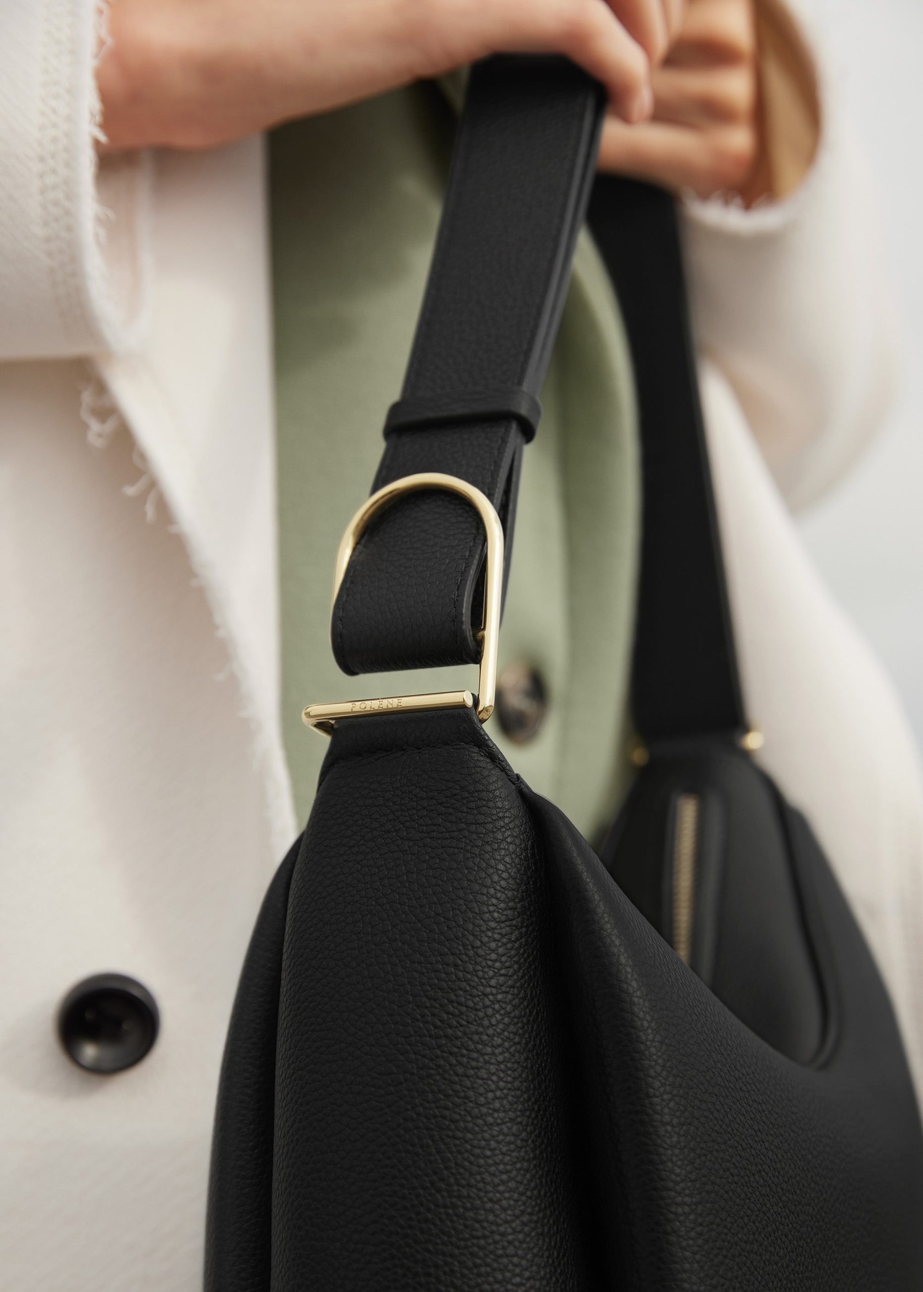 CAMERA_BAG_NOIR_1742000x2800px