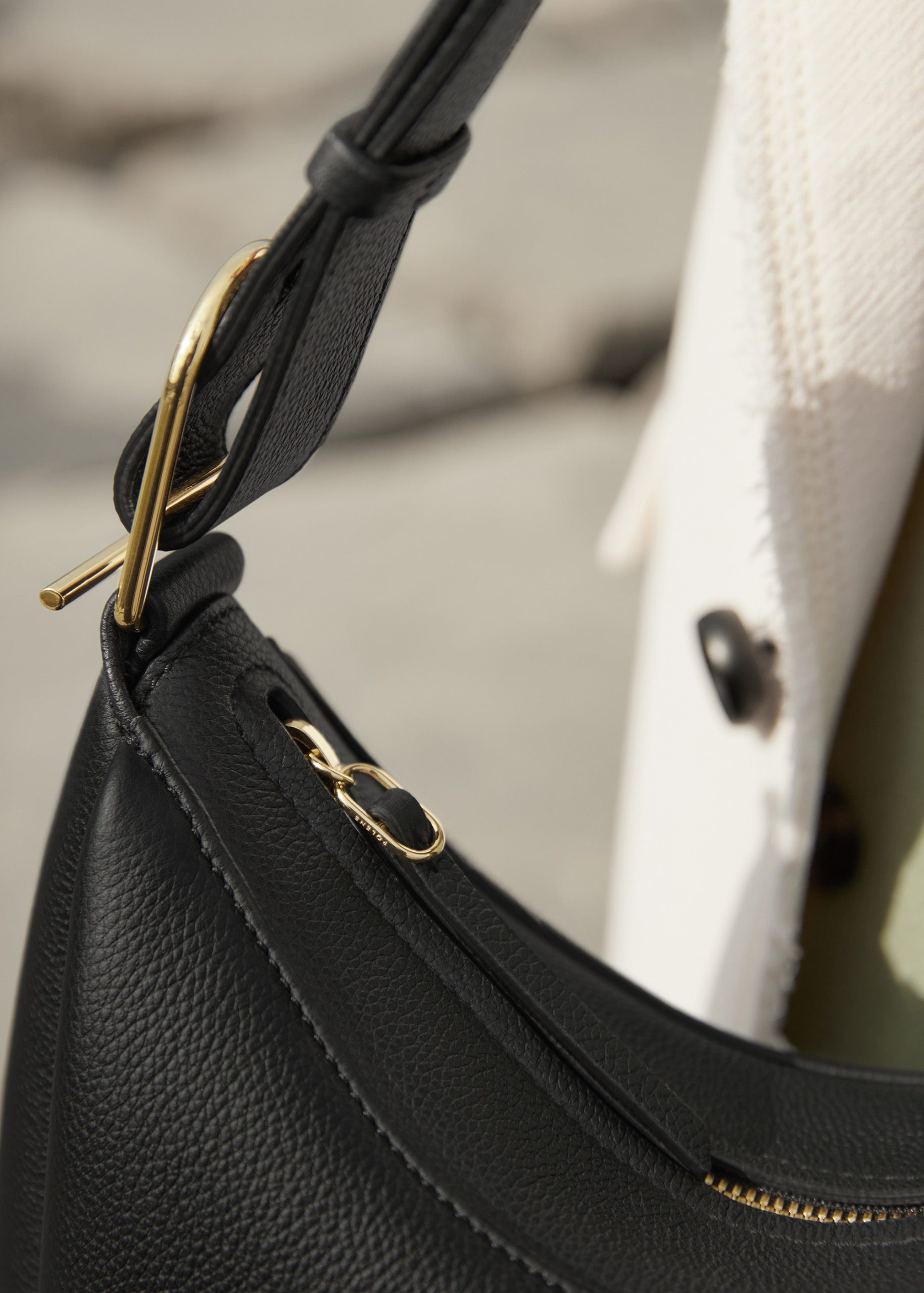 CAMERA_BAG_NOIR_1892000x2800px