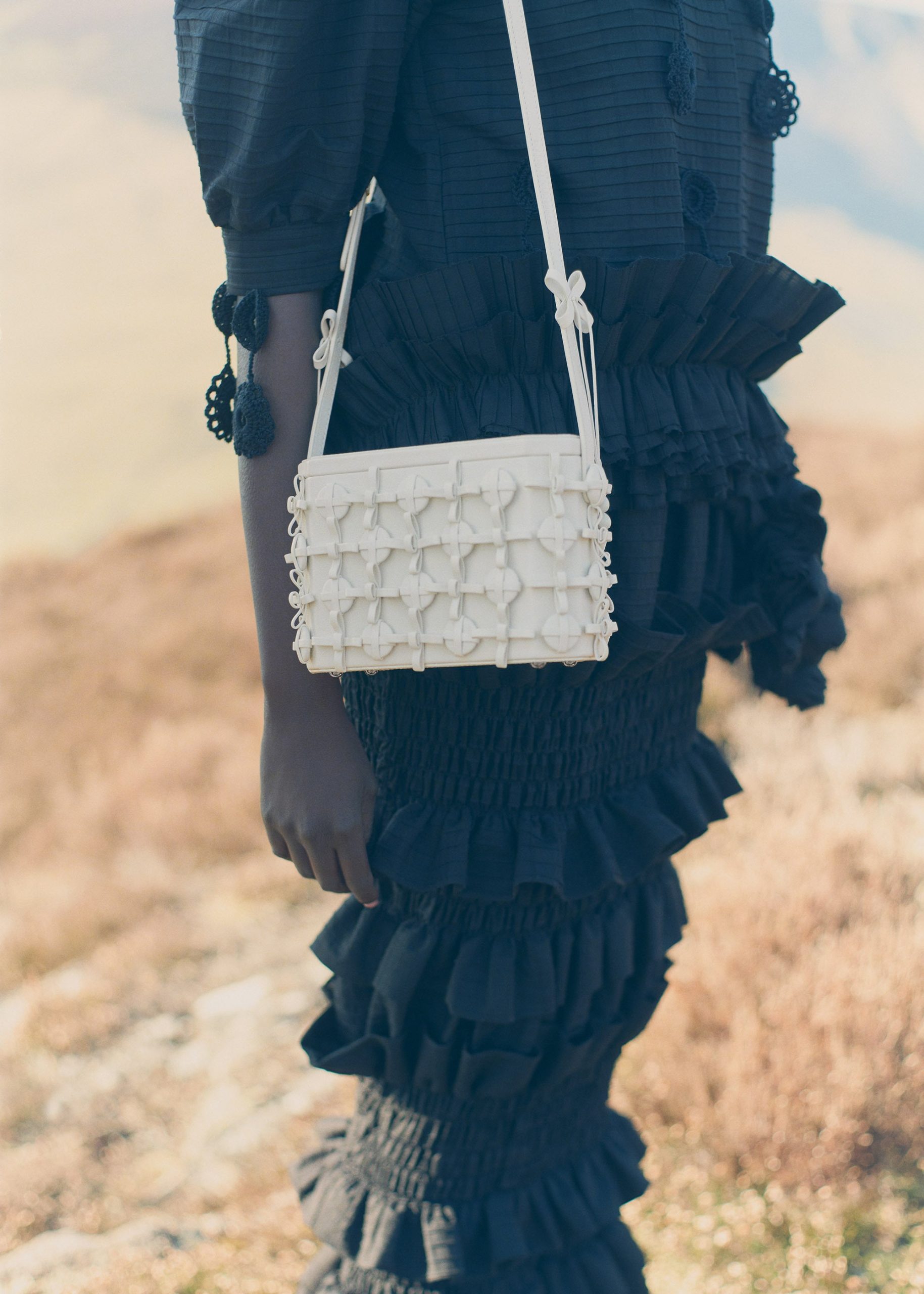 L1410969_2000x2800px