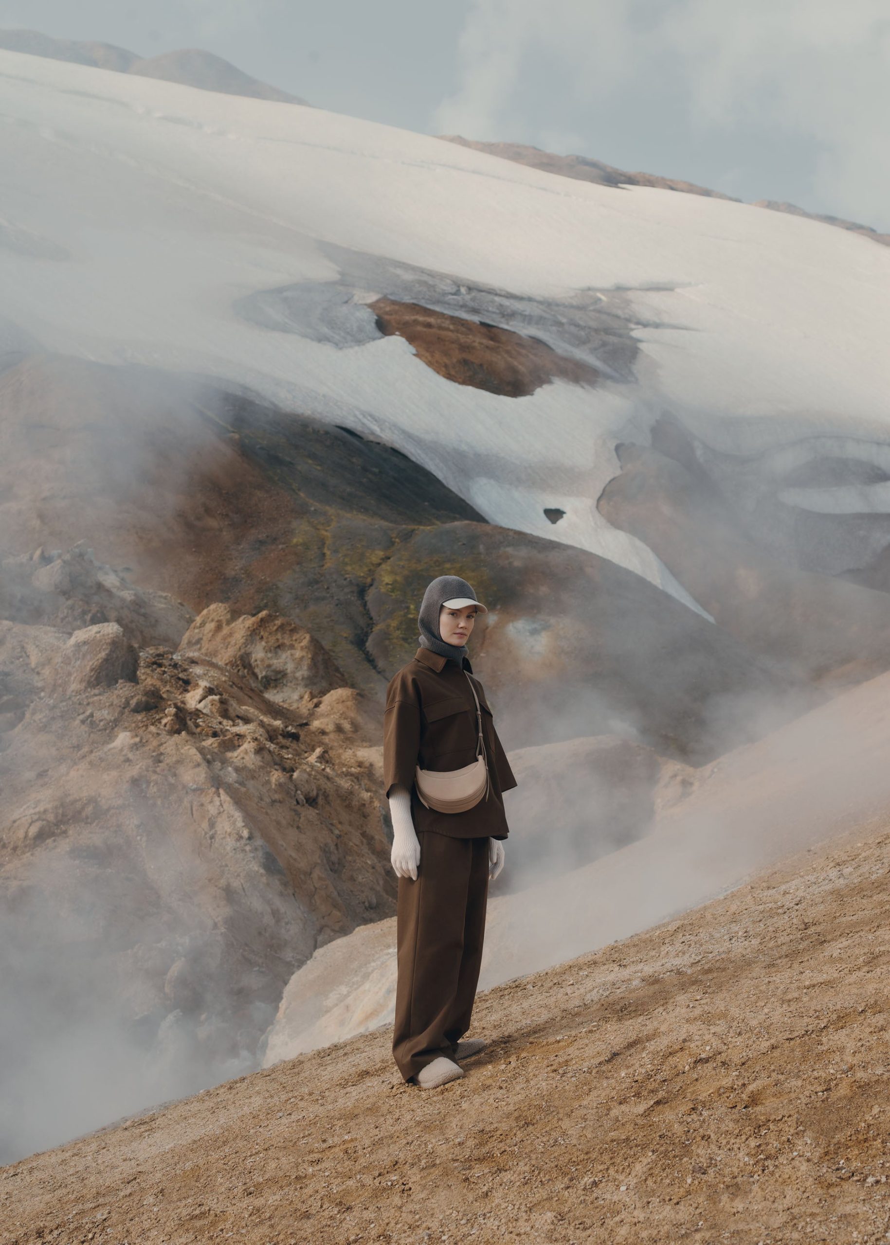 N10_Nubuck_Taupe-3180_2000X2800_910ef7ba-0fcb-41f1-8d11-d2b57b46f578