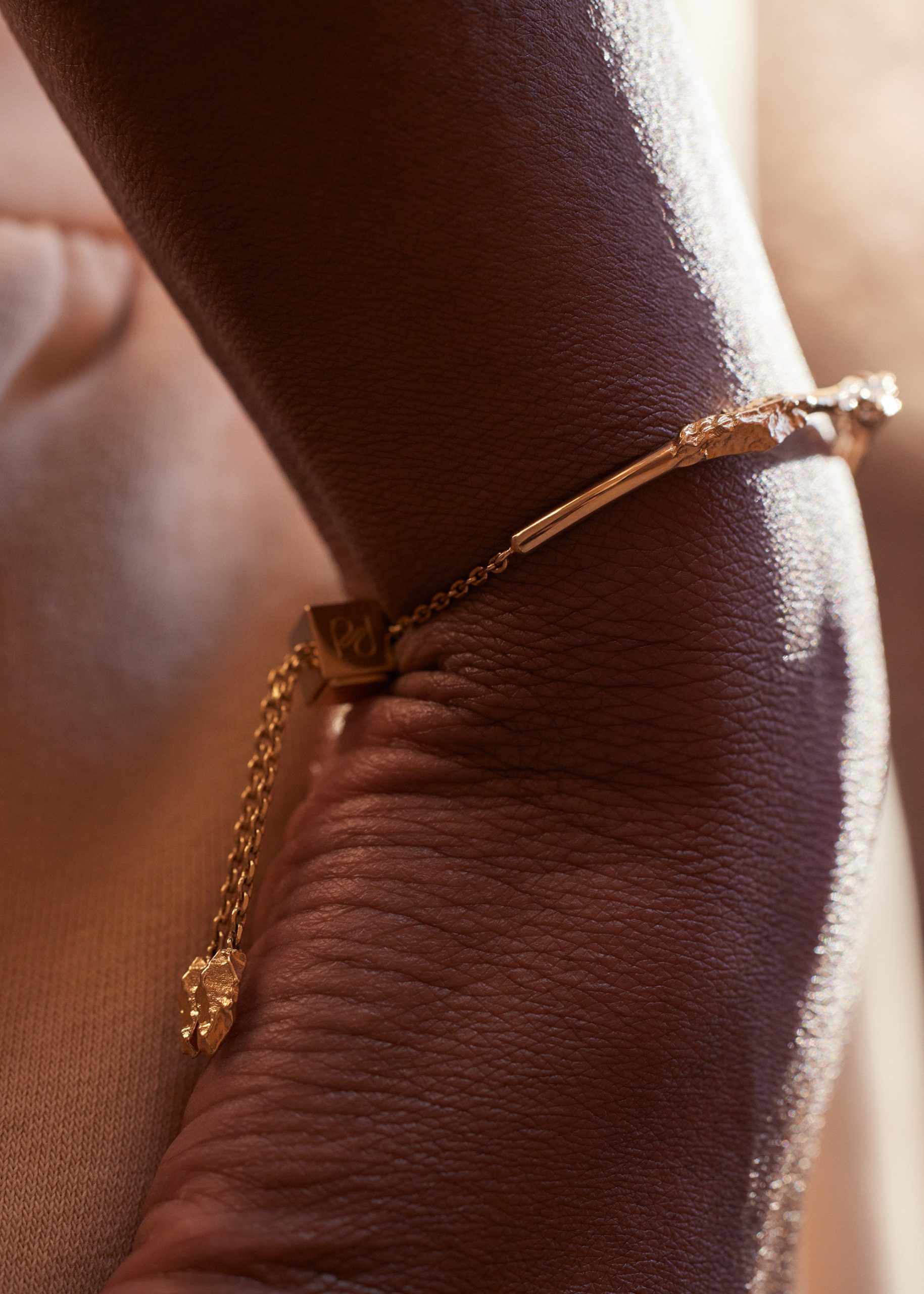 WHITE_SANDS_BRACELET_MINERAL_0642000x2800px