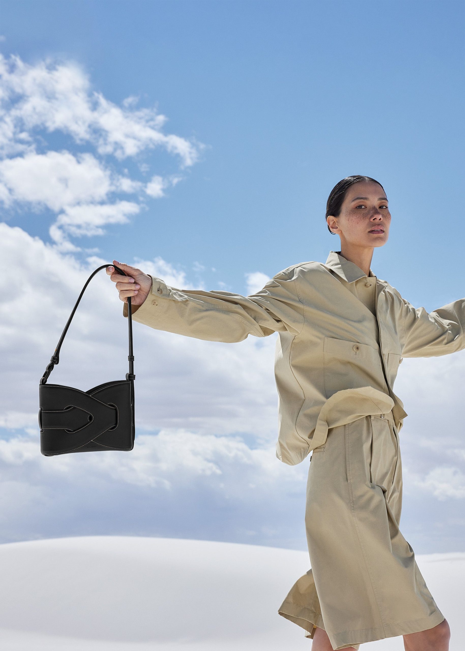 WHITE_SANDS_CRATFY_NOIR_0552000x2800px
