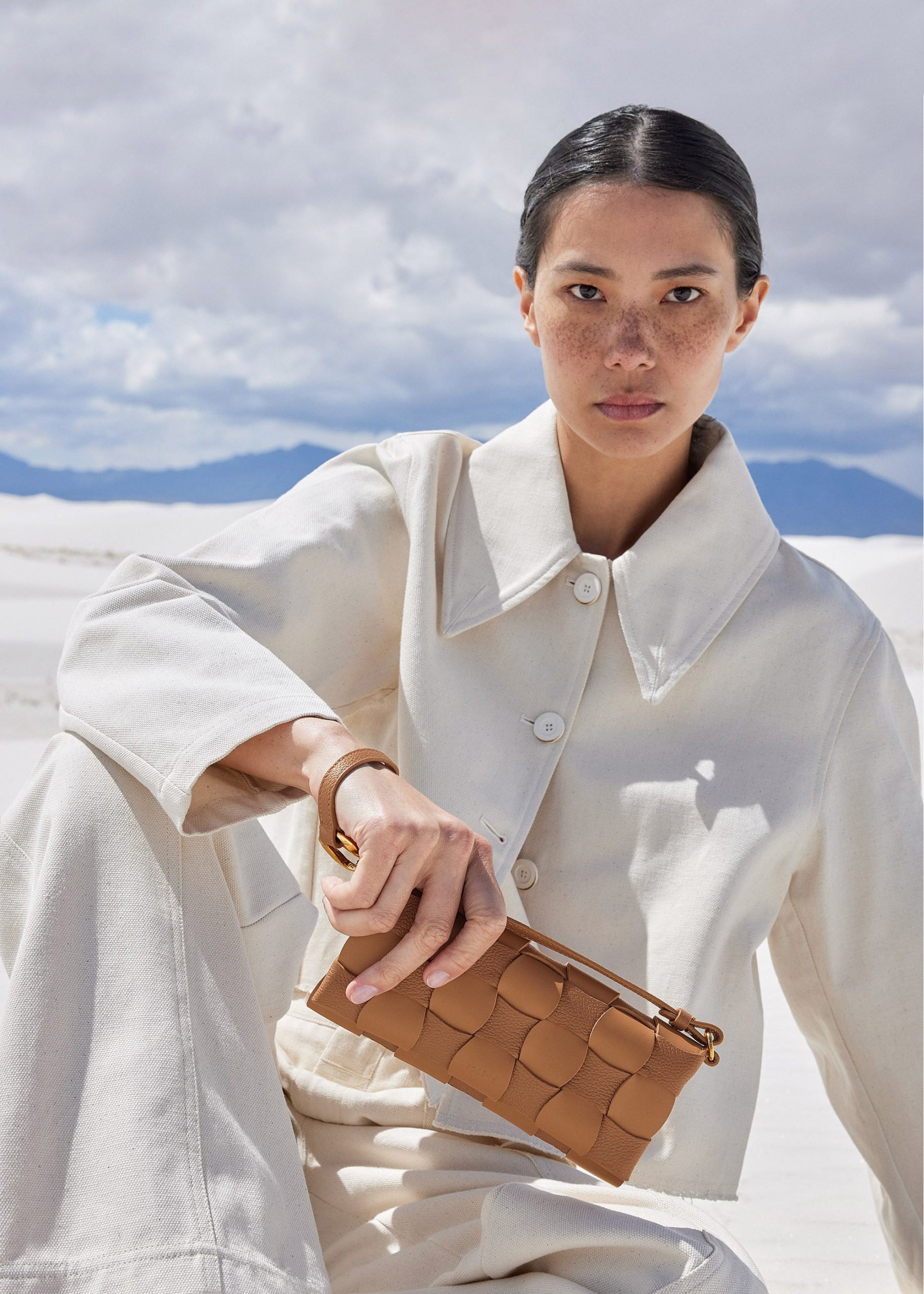 WHITE_SANDS_LONG_WALLET_CAMEL_0502000x2800px_50b7328c-42a2-4559-92bf-d6f402b8ba6b