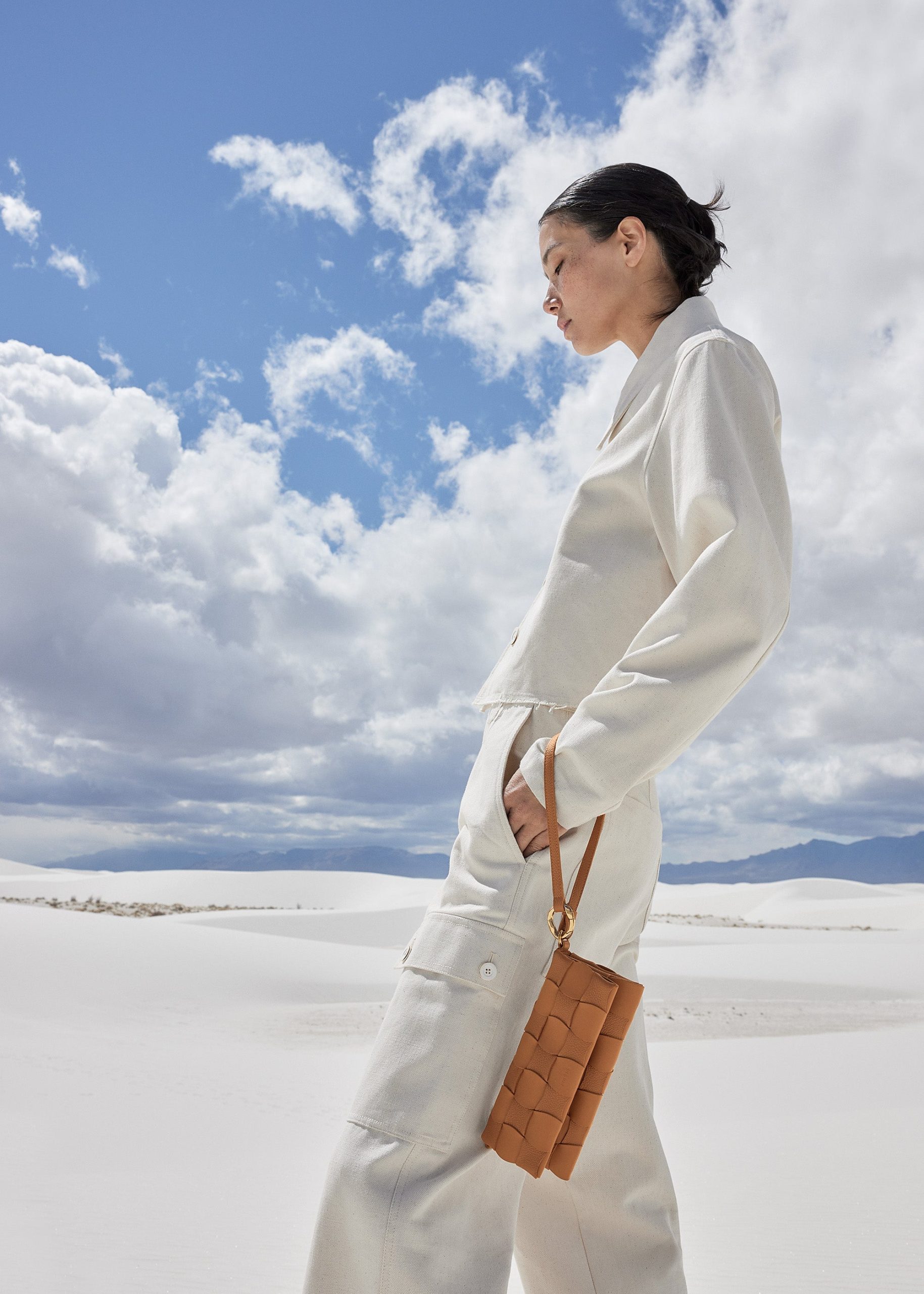 WHITE_SANDS_LONG_WALLET_CAMEL_1262000x2800px_d366510f-4f1a-42fd-9980-6da349d108d3
