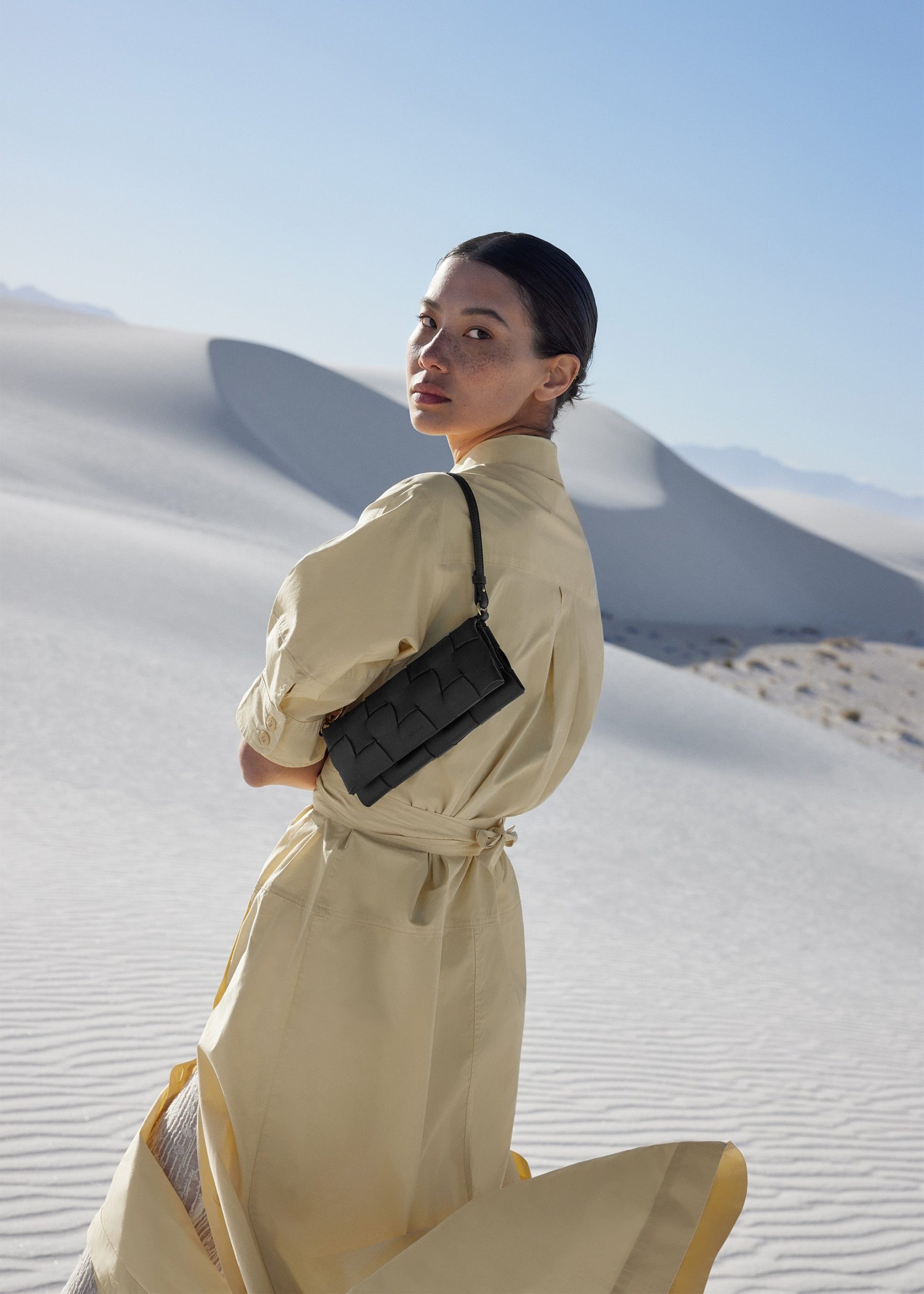 WHITE_SANDS_LONG_WALLET_NOIR_0252000x2800px_2f76eb92-ce27-4521-8890-f584d7ddbaec