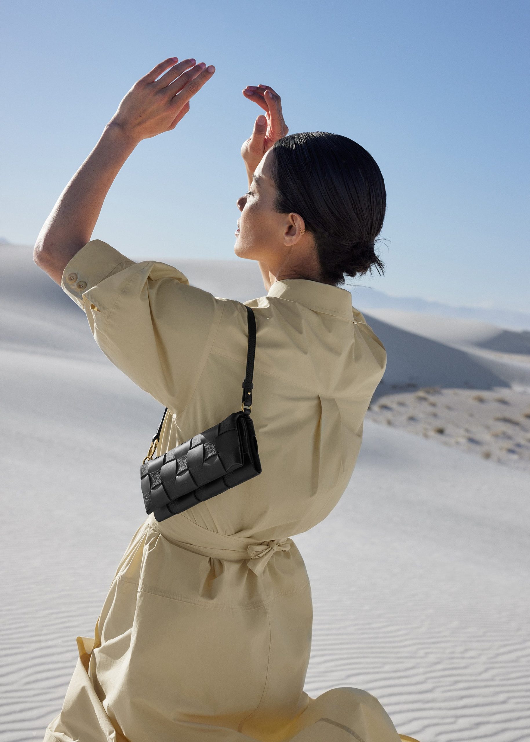 WHITE_SANDS_LONG_WALLET_NOIR_0322000x2800px_3241f6d6-5e02-45ca-a7a6-bdd1c8d24f55