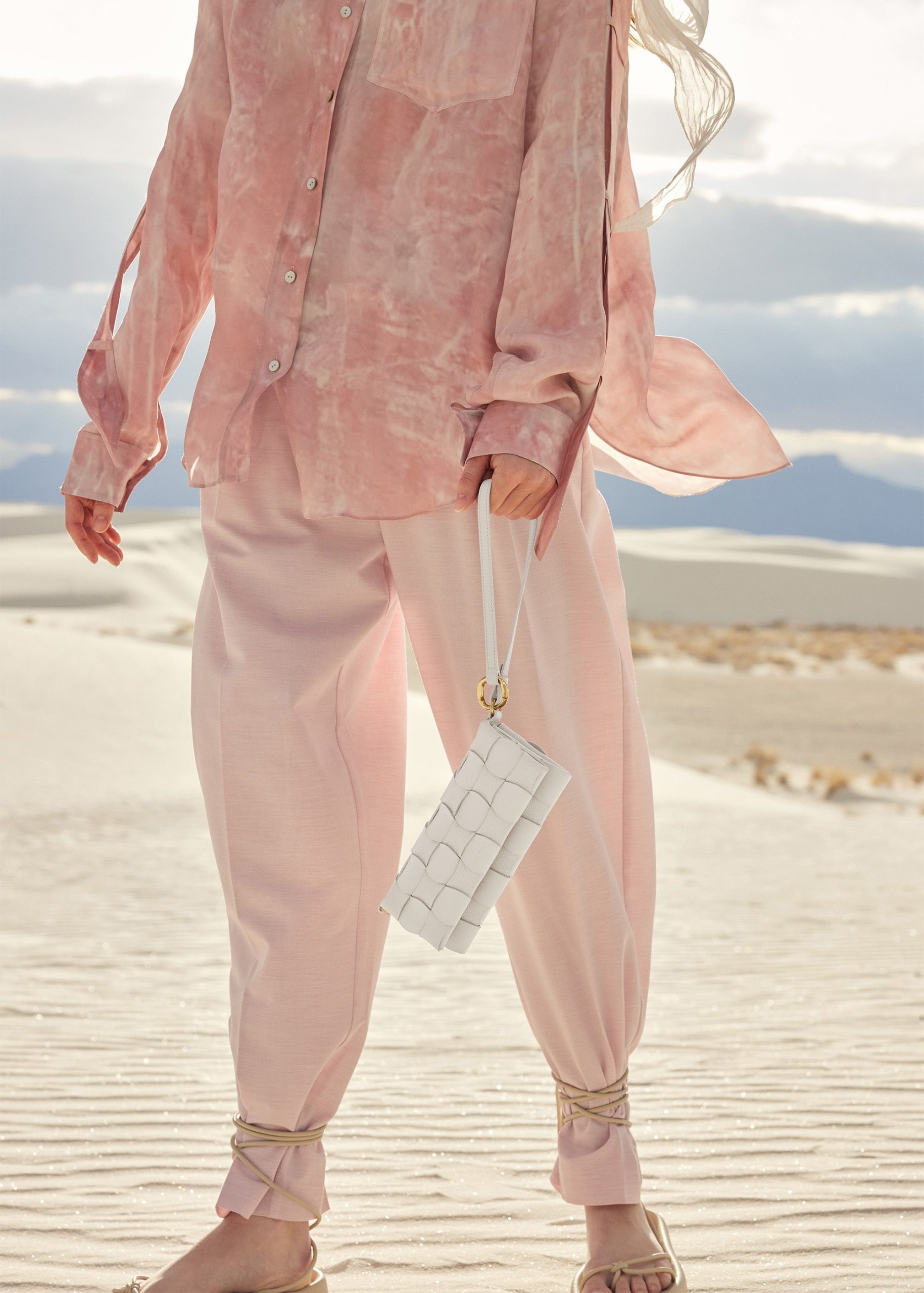 WHITE_SANDS_LONG_WALLET_NUDE_0942000x2800px_456e2dfa-3b24-457e-8550-eef5c3b47b16