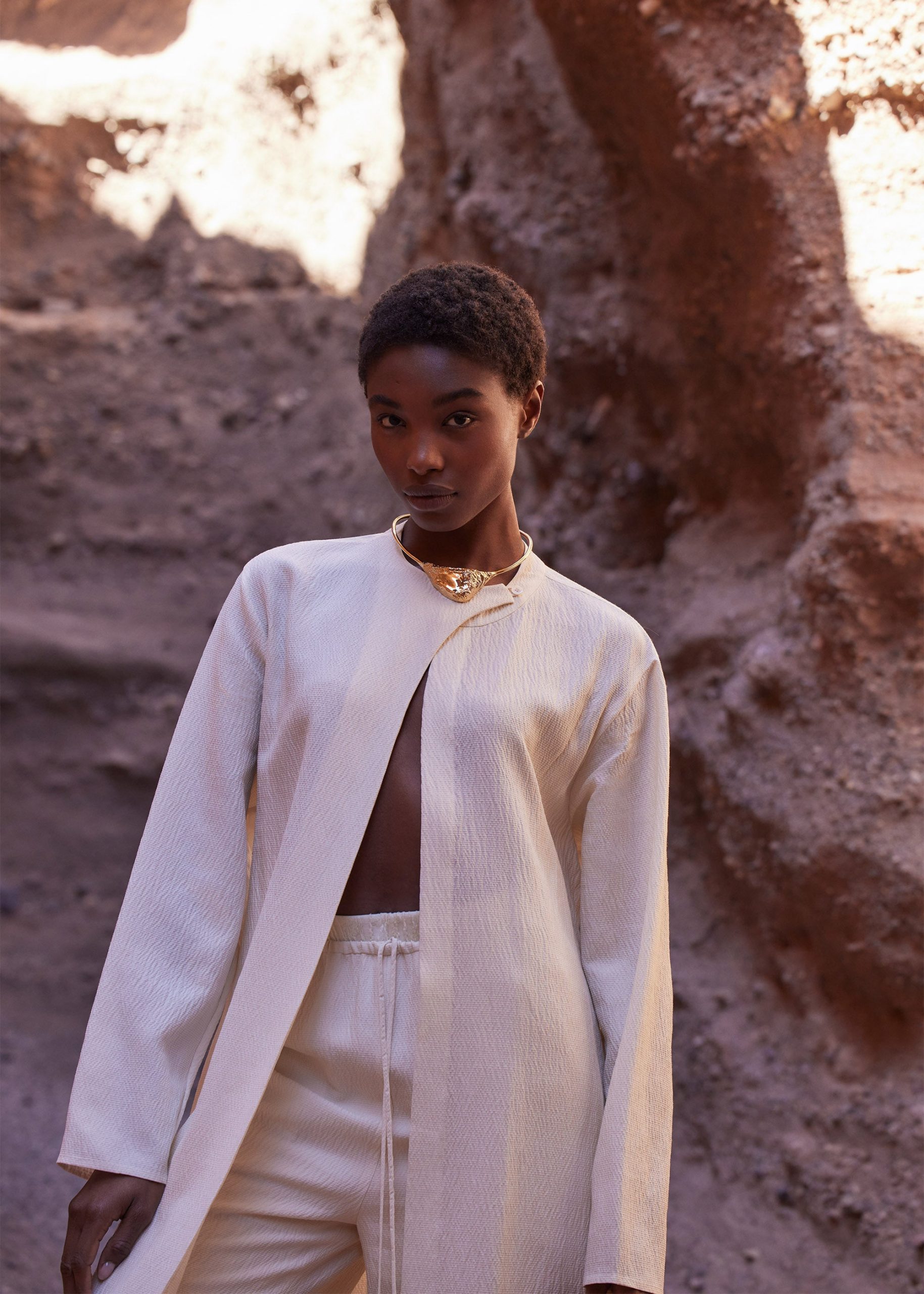 WHITE_SANDS_NECKLACE_MINERAL_0012000x2800px