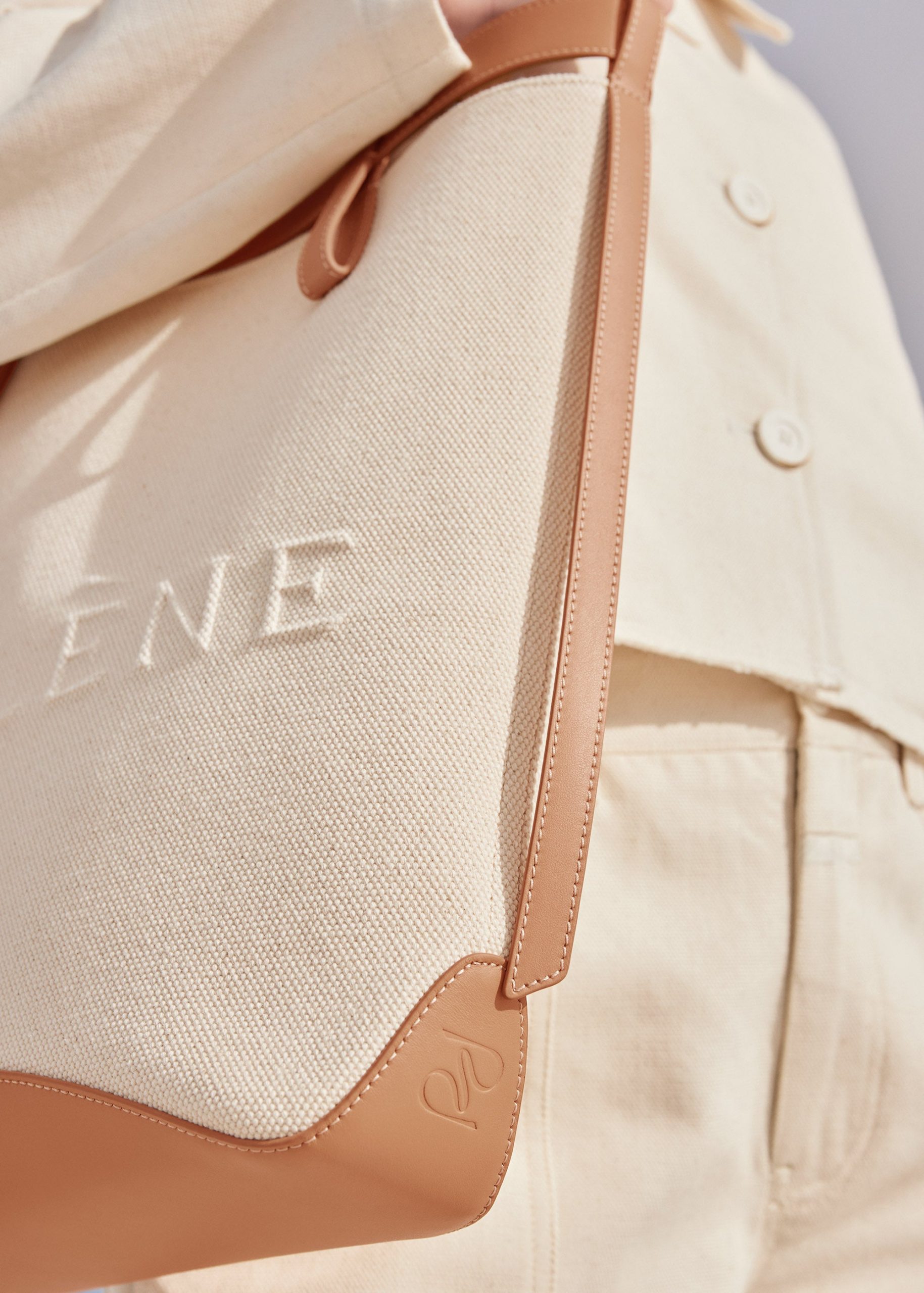 WHITE_SANDS_TOTE_TELA_TAN_0222000x2800px